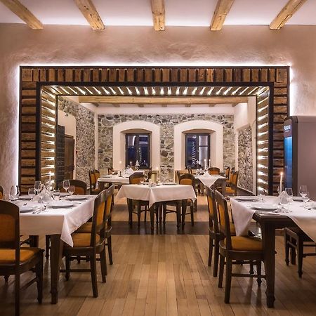 Castle Hotel Daniel Бараолт Екстер'єр фото