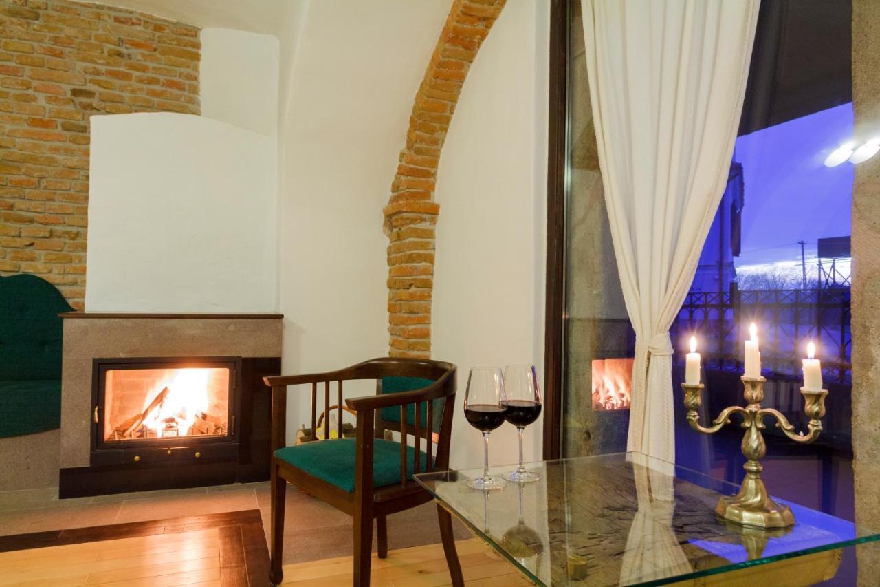 Castle Hotel Daniel Бараолт Екстер'єр фото