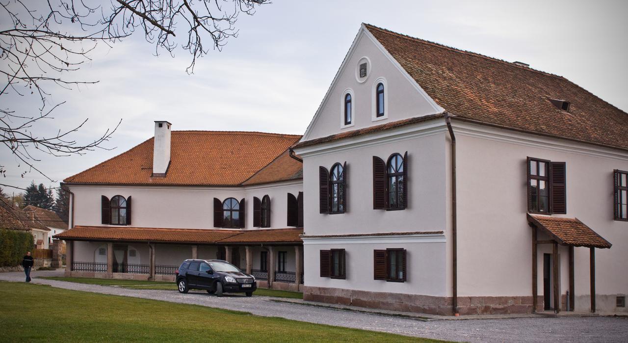 Castle Hotel Daniel Бараолт Екстер'єр фото