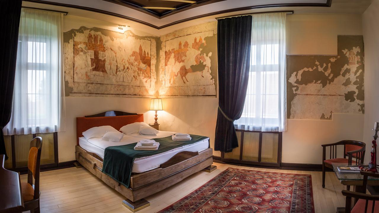 Castle Hotel Daniel Бараолт Екстер'єр фото