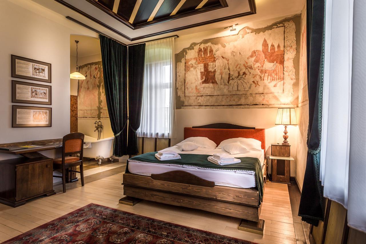 Castle Hotel Daniel Бараолт Екстер'єр фото