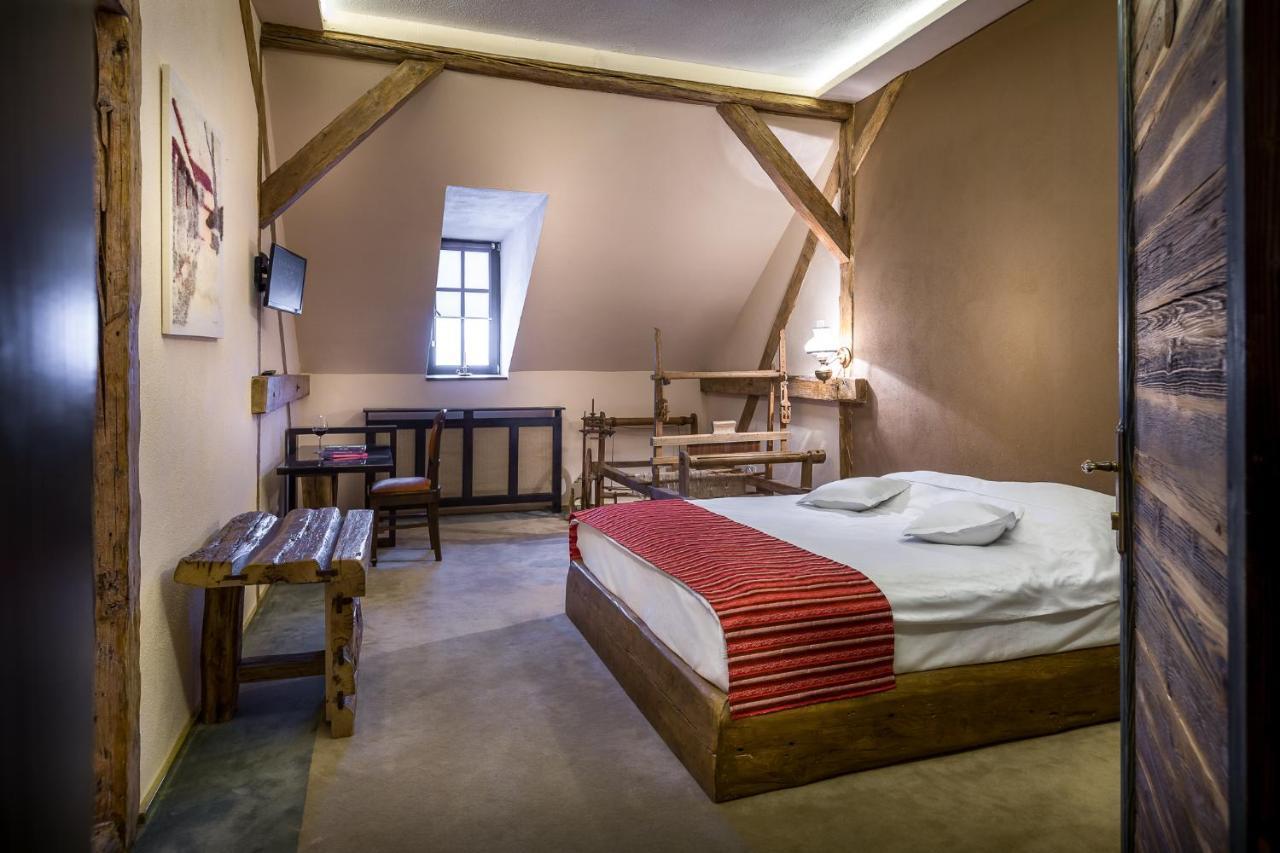Castle Hotel Daniel Бараолт Екстер'єр фото