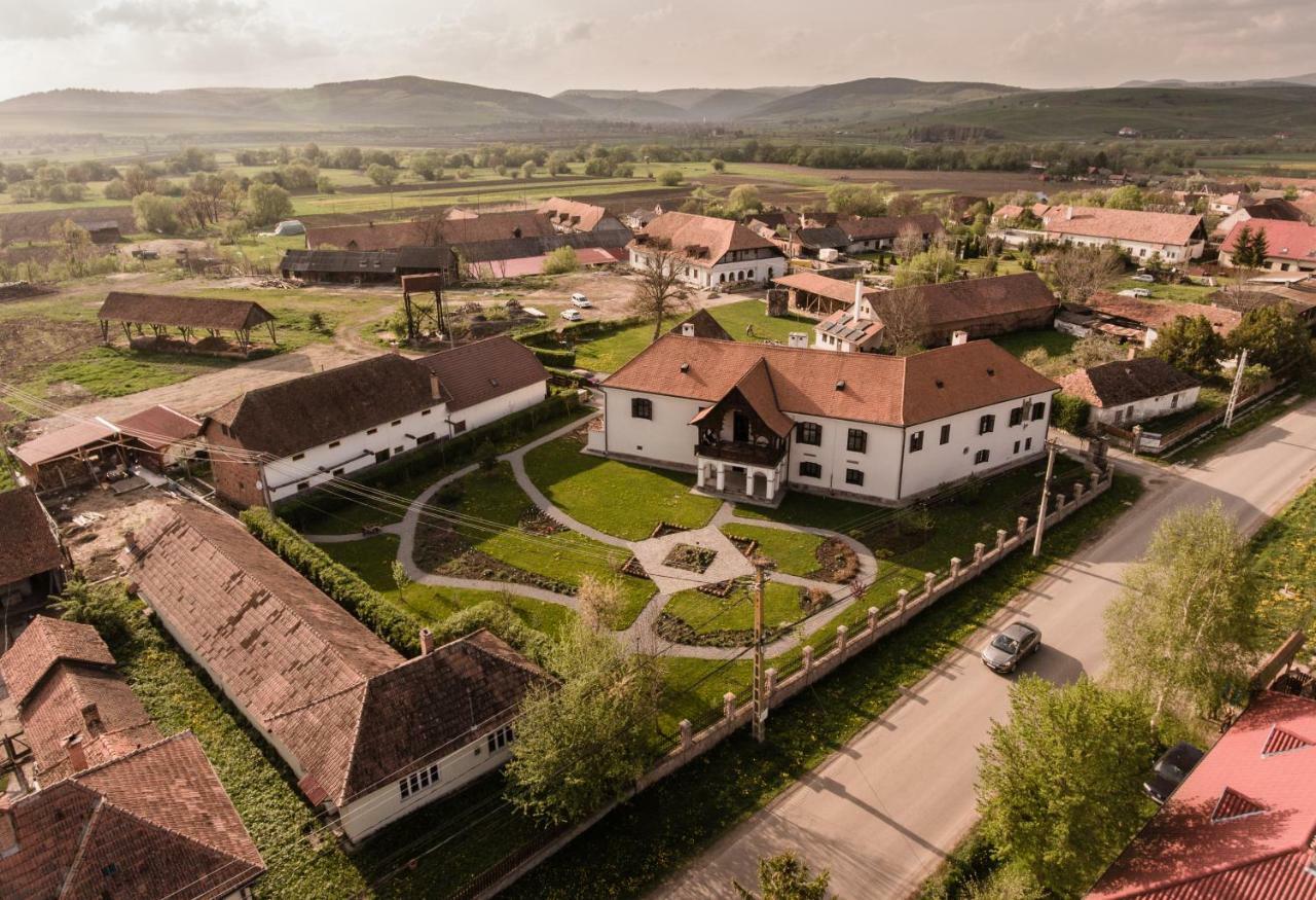 Castle Hotel Daniel Бараолт Екстер'єр фото
